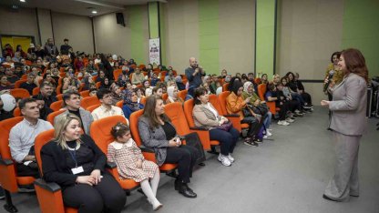 Minik yetenekler sahne aldı, bahar şenliği renkli geçti