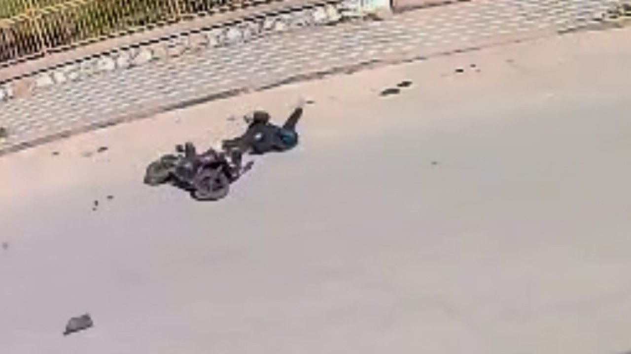 Motosiklet sürücüsü ölümden döndü