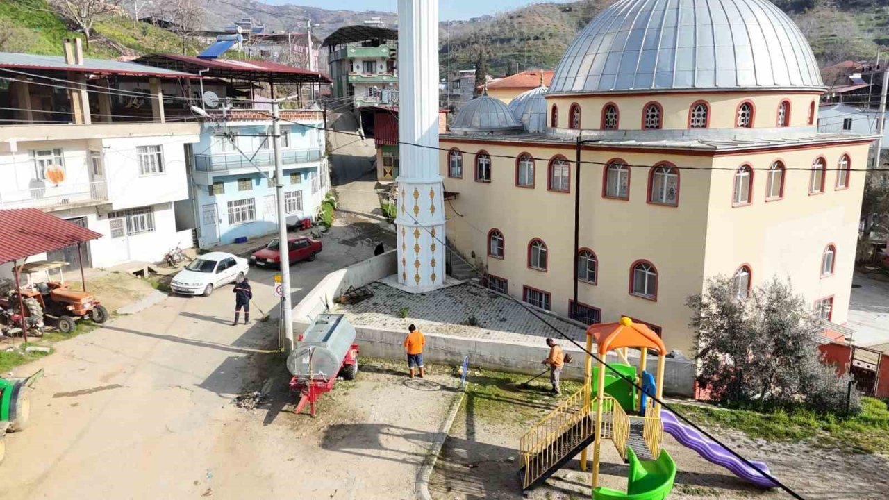 Nazilli Belediyesi’nden 82 mahallede bayram temizliği