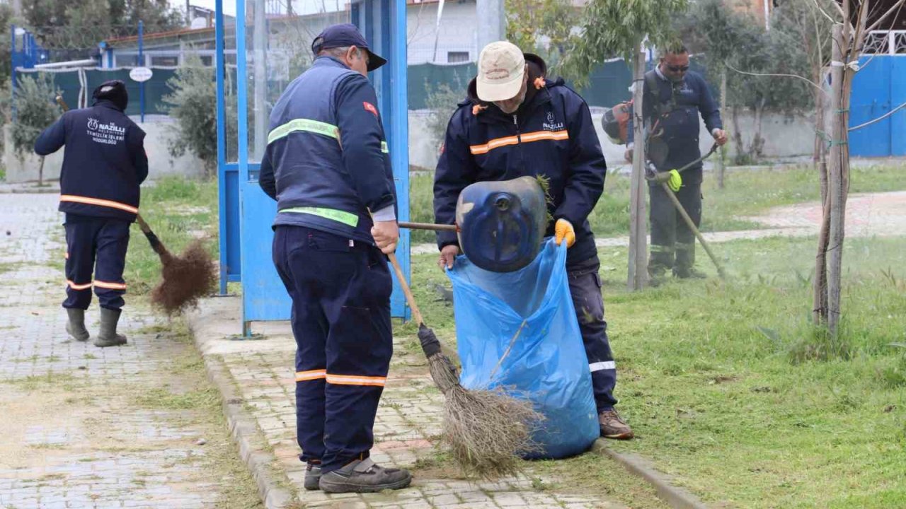 Nazilli Belediyesi’nden Esenköy’de temizlik çalışması