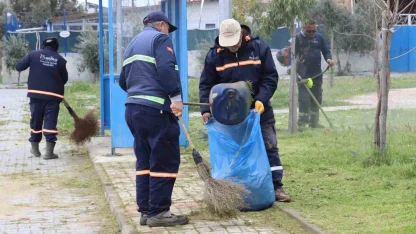 Nazilli Belediyesi’nden Esenköy’de temizlik çalışması