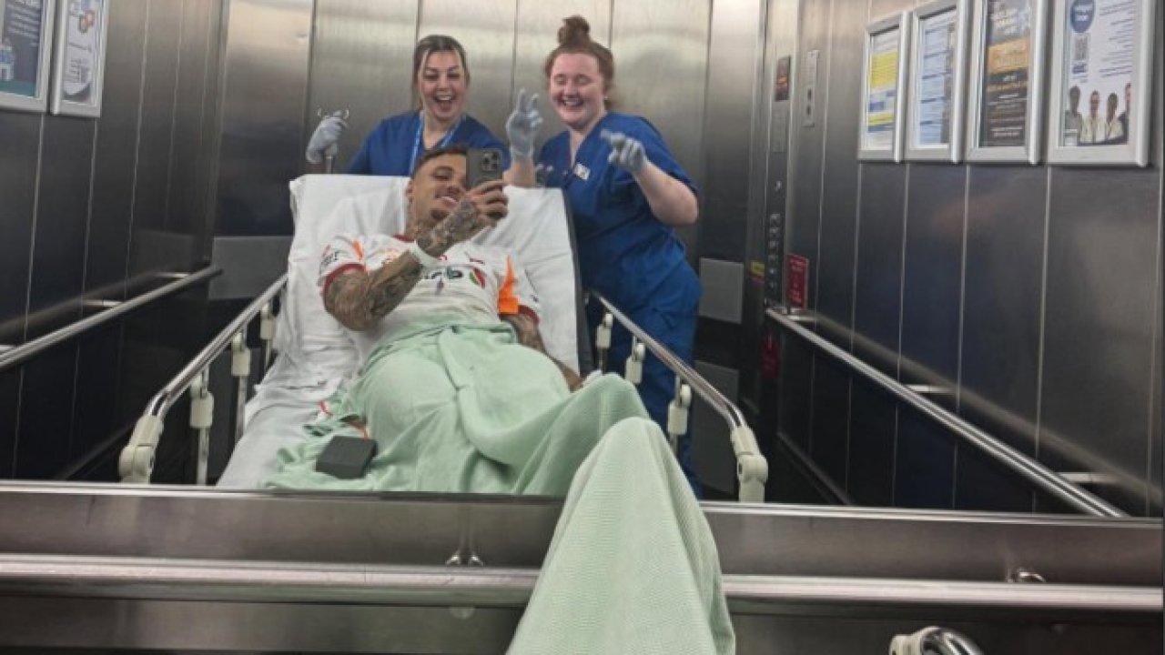 Noa Lang, ameliyatının iyi geçtiğini paylaşımıyla duyurdu