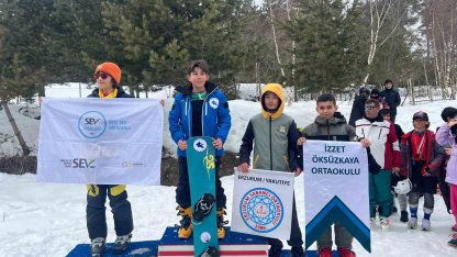 Okul Sporları Snowboard Türkiye Birinciliği’nde kürsüye Kayseri ambargosu