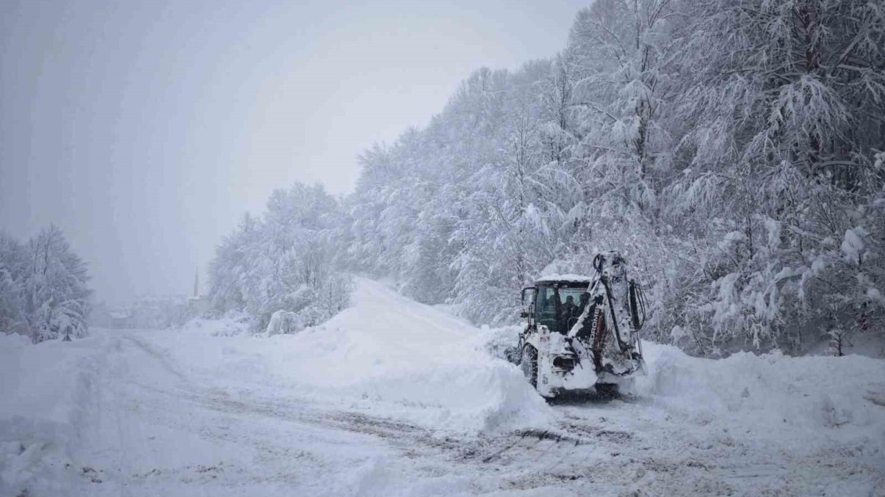 Ordu’nun 13 ilçesinde eğitime kar engeli