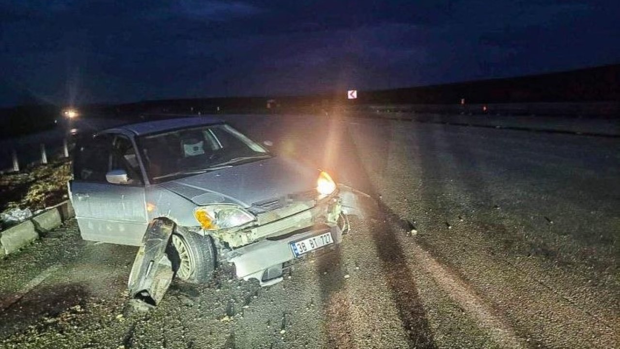 Otomobil bariyerlere çarptı, 4 kişi yaralandı