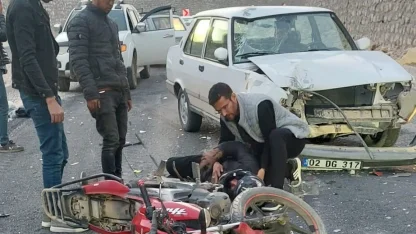 Otomobil ile motosiklet kafa kafaya çarpıştı: 1 yaralı