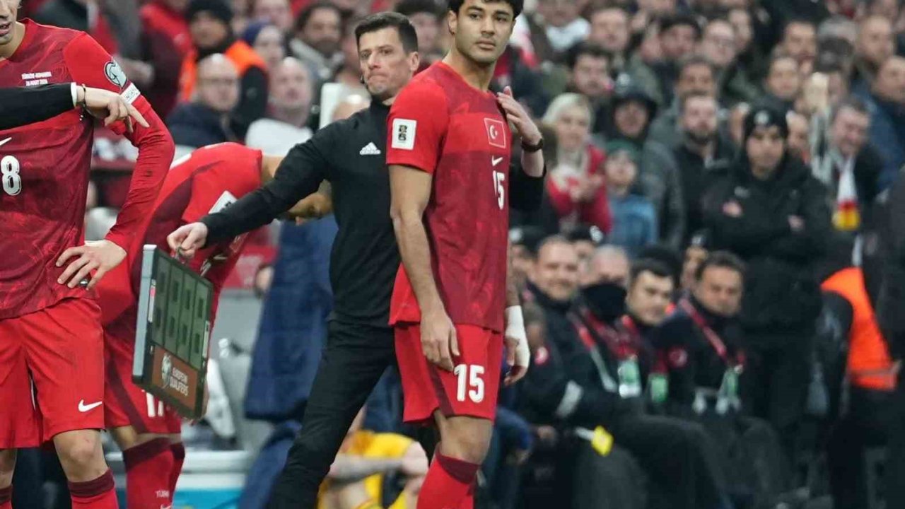 Ozan Kabak 22 maç sonra milli formayla