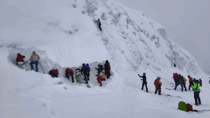 Palandöken’de buz tırmanışı eğitimi başarıyla gerçekleşti