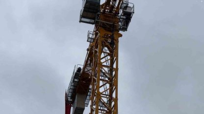 Paralarını alamayınca intihara kalkışan işçiler ekiplerce ikna edildi