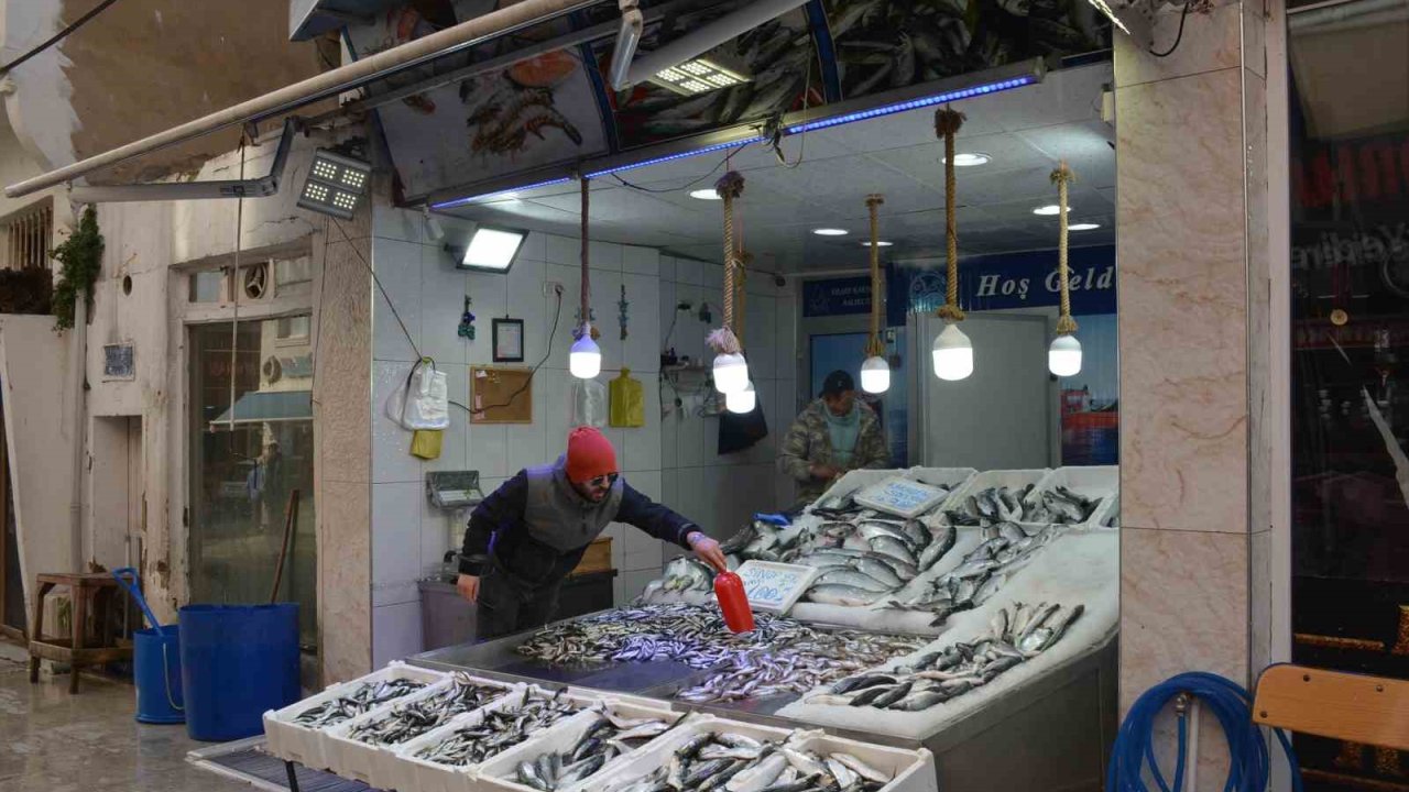 Ramazan bereketi balık tezgahlarına yansıdı