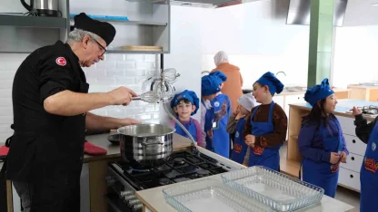 Ramazan tatlıları minik şeflerden