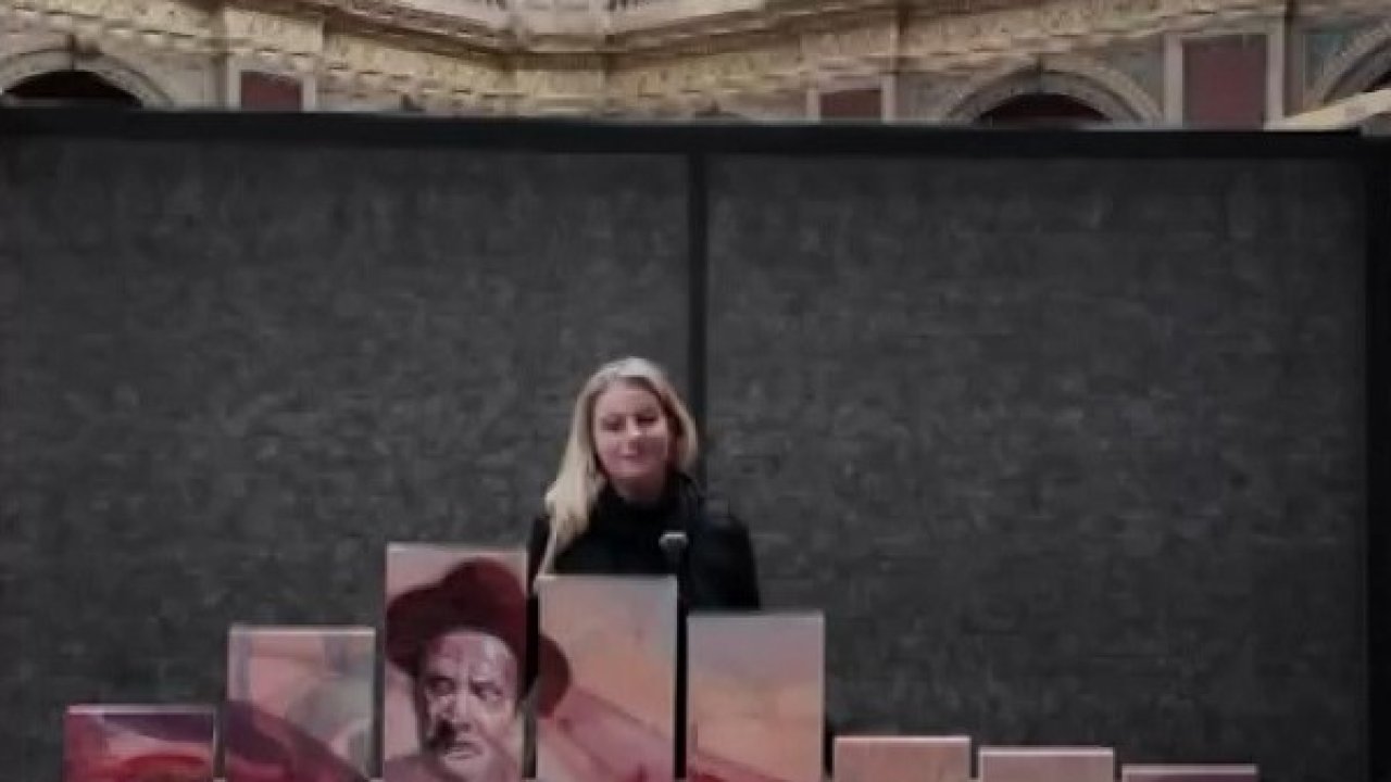 Rus ressam Kirillova’nın "Aşık Veysel Portresi" Saint Petersburg’da "Laureate" ödülüne layık görüldü