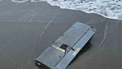 Sakarya’da sahile dron parçası vurdu