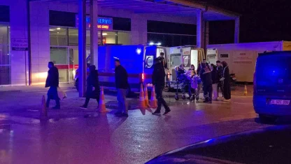 Samsun’da otomobil ormanlık alana yuvarlandı: 7 yaralı