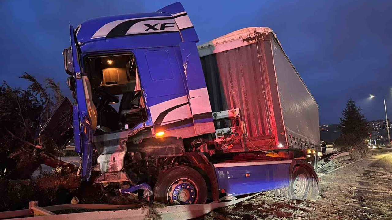 Samsun’da tır devrildi: 1 yaralı