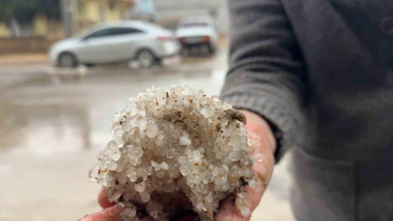 Şanlıurfa’da dolu yağışı hayatı olumsuz etkiledi