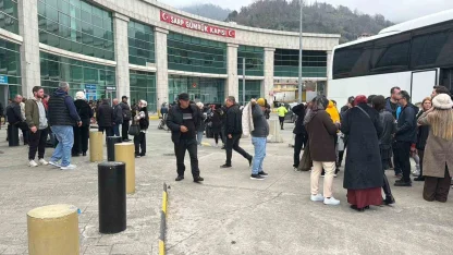 Sarp Sınır Kapısı’nda bayram tatili yoğunluğu
