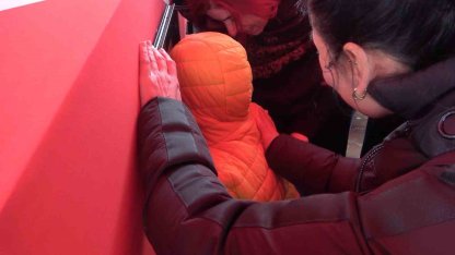 Şehit babaya son dokunuş: Yürek yakan veda