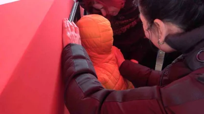 Şehit babaya son dokunuş: Yürek yakan veda