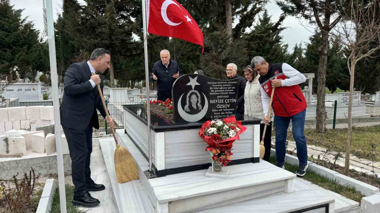 Şehit kabirlerine vefa dokunuşu