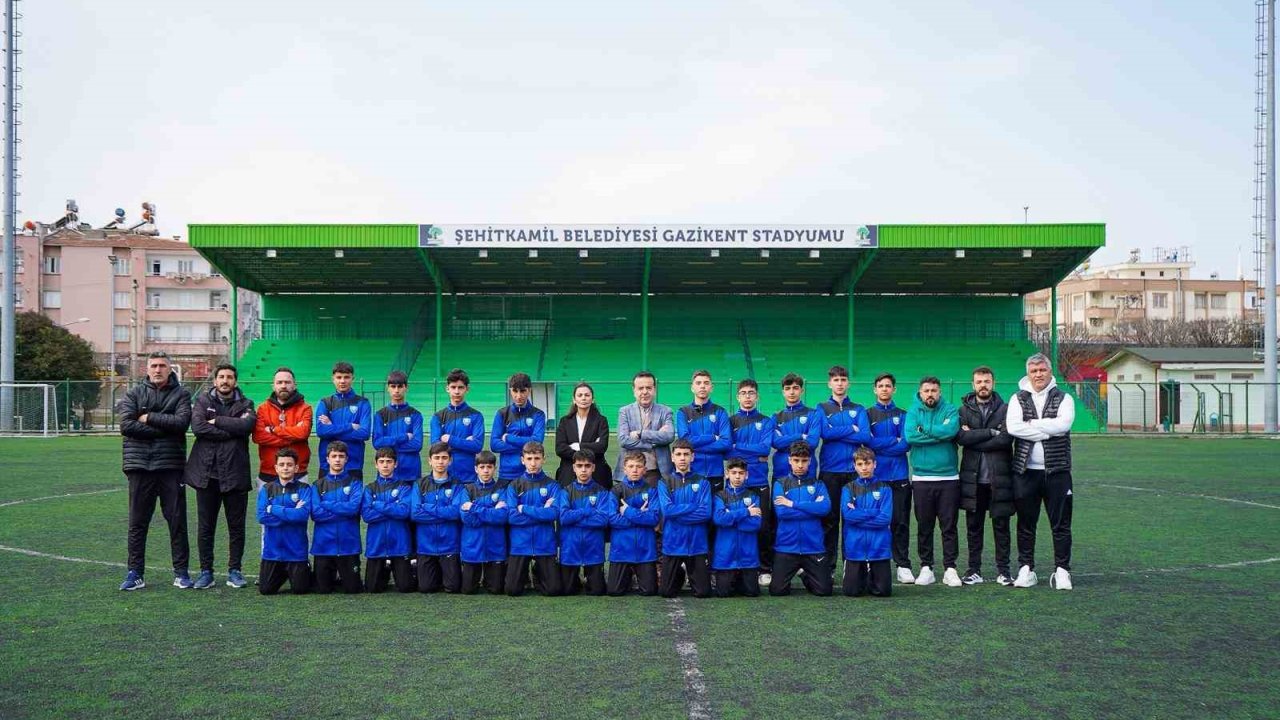 Şehitkamil Belediyespor U14 Takımı Türkiye Şampiyonası için Şanlıurfa’ya uğurlandı