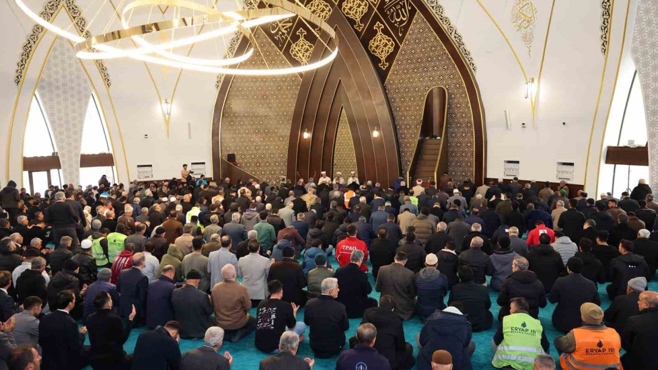 Şehitler ve vakıf bağışçıları için mevlid programı düzenlendi