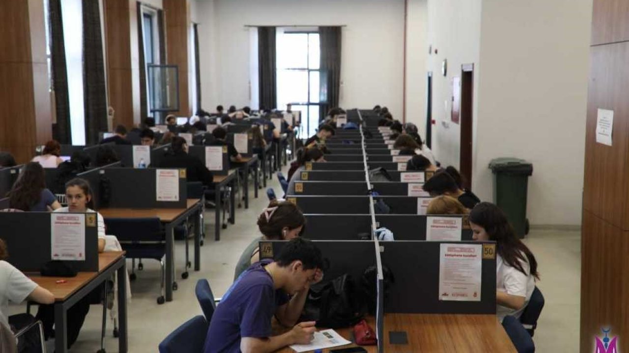 Şehzadeler Gençlik Evi Kütüphanesi’nde Sesli Çalışma Salonu hizmete girecek