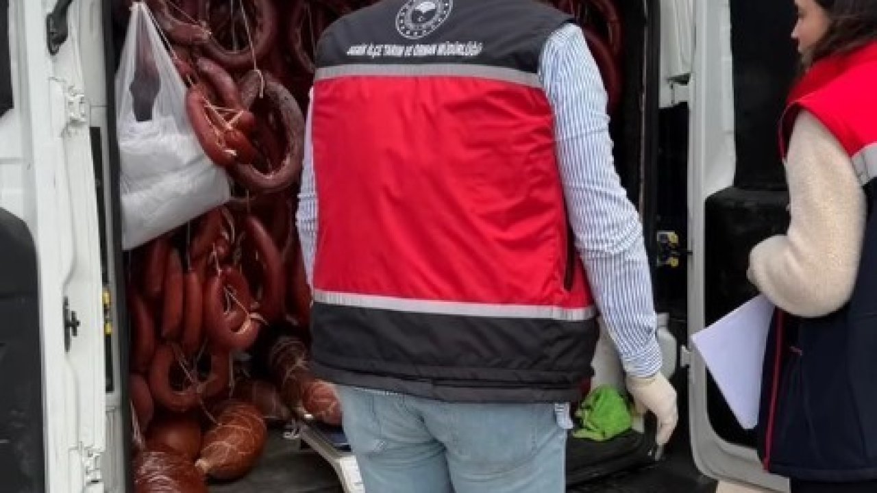 Serik’te 176 kilogram tarihi geçmiş sucuk ele geçirildi