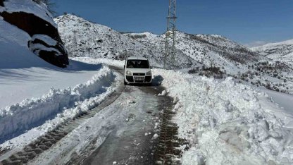 Siirt’te karla mücadele sürüyor: Mahsur kalan vatandaşlar kurtarıldı
