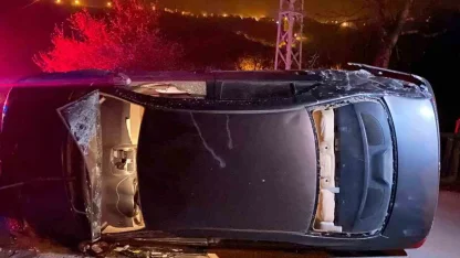 Sinop’ta otomobil devrildi: 2 yaralı