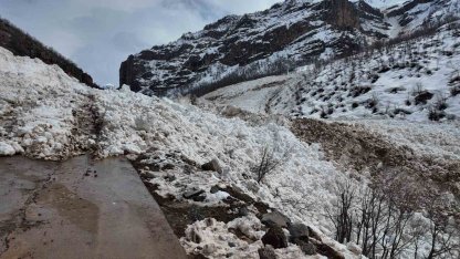 Şırnak’a son dönemlerin en büyük çığı düştü