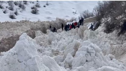 Şırnak’ta facianın eşiğinden dönüldü: Öğrencileri taşıyan servis çığ altında kalmaktan son anda kurtuldu