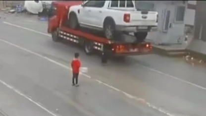 Şırnak’ta yola fırlayan çocuk, sürücünün manevrasıyla ölümden döndü