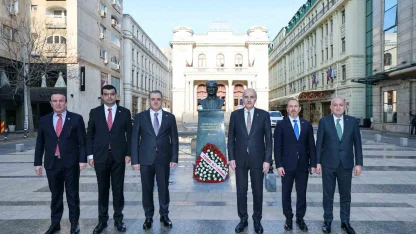 TBMM Başkanı Kurtulmuş, Romanya’da Atatürk Anıtı’nı ziyaret etti