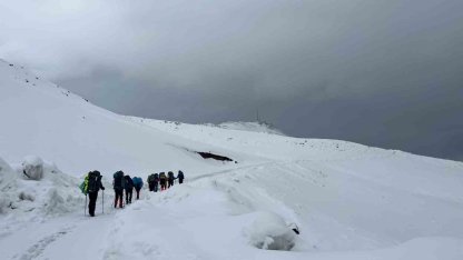 Tipi ve kar yağışı zirve tırmanışına izin vermedi