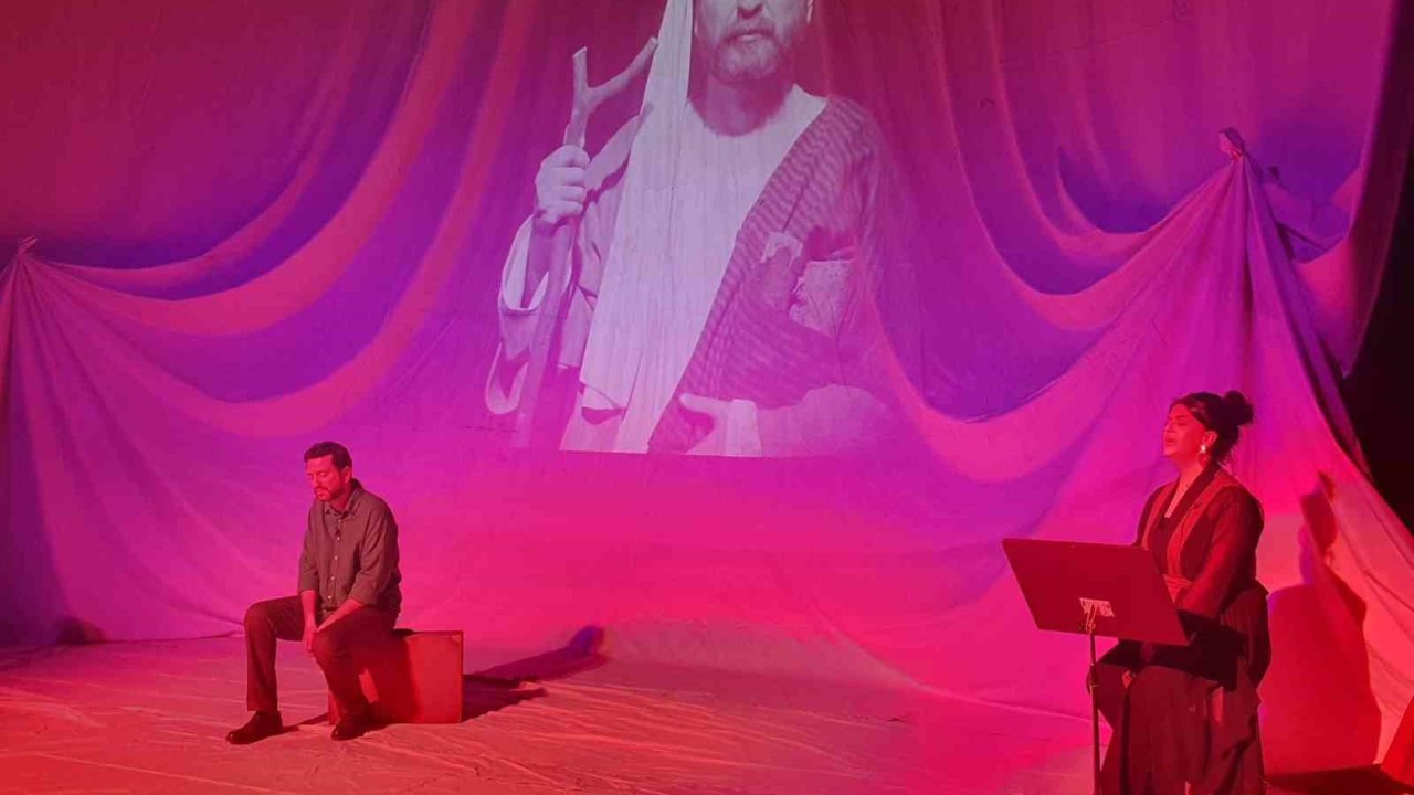 Tiyatro Anadolu, Düzce’de "Aşk Neyledi Yunus" ile sahne aldı