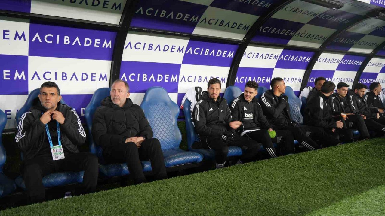 Trendyol Süper Lig: Gençlerbirliği: 0 - Beşiktaş: 0 (Maç devam ediyor)