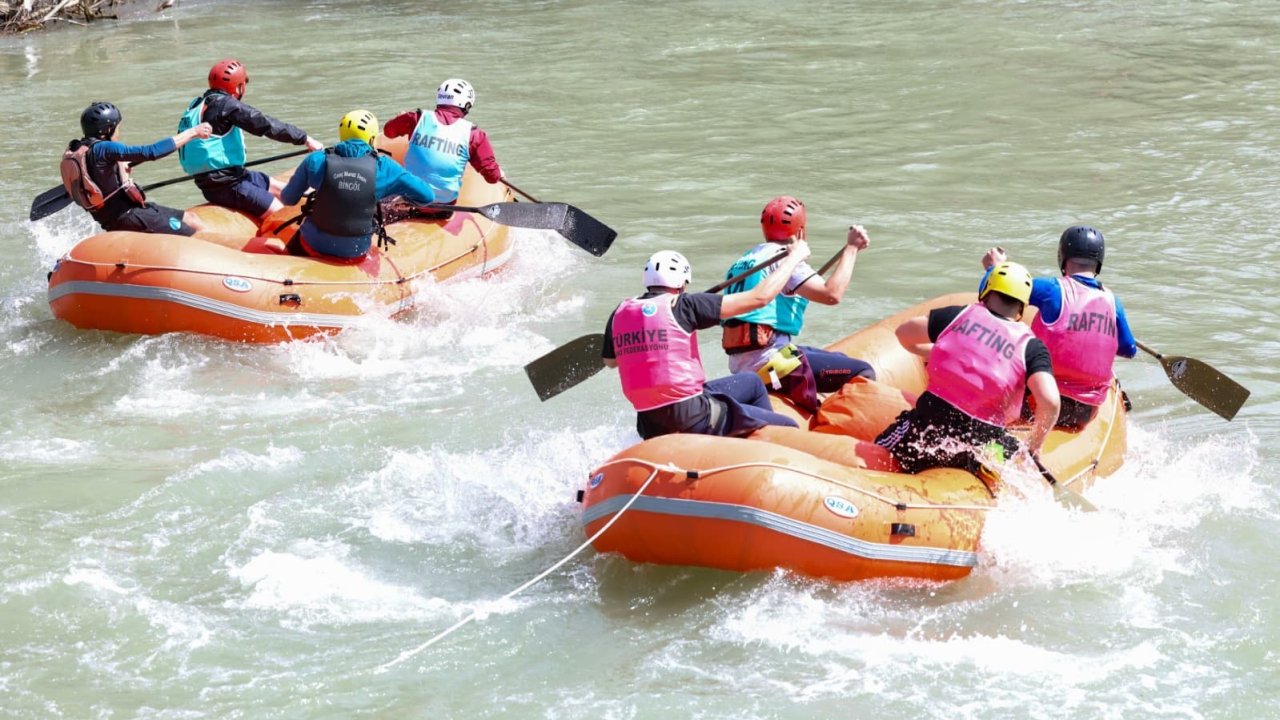 Tunceli’de düzenlenen Türkiye Rafting Şampiyonası son erdi
