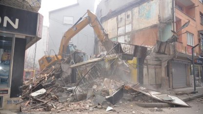 Türkeli’de metruk binalar yıkılıyor