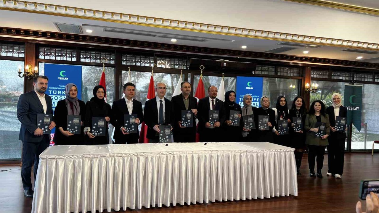 Türkiye Yeşilay Cemiyeti Genel Başkanı Dinç: "Gençlerimizin yüzde 12’si kumar, bahis ve tütün reklamlarını pasif olarak izliyor"