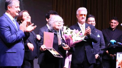 Uluslararası Tiyatro Festivali’nde, "Yaşam Boyu Başarı Ödülü" sahibini buldu