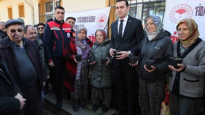 Üreticilere ücretsiz fidan dağıtımı yapıldı