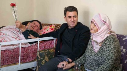 Vali Aygöl, kendisine patik hediye eden Hatun teyze ile bir araya geldi