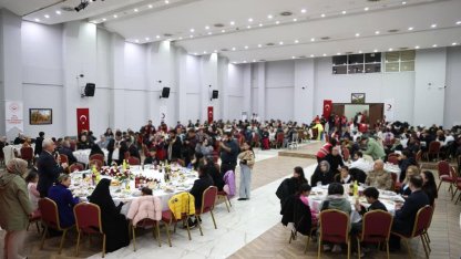 Vali Çakır, Dünya Yetimler Günü’nde koruyucu aileler ve çocuklarla iftarda buluştu