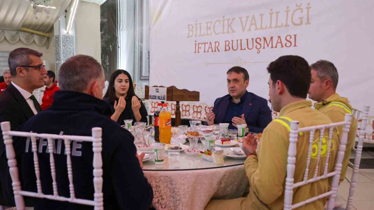 Vali Sözer, orman, itfaiye ve AFAD personeliyle iftarda buluştu