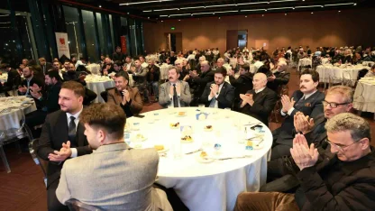 Vali Tavlı’dan iftar programında anlamlı mesaj: "Nice Kızılelmalarla buluşmak dileğiyle"