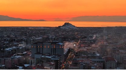 Van Gölü’nde güneşin vedası mest etti