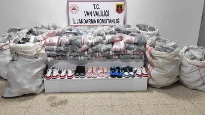 Van’da 3 milyon 660 bin TL değerinde kaçak eşya ele geçirildi