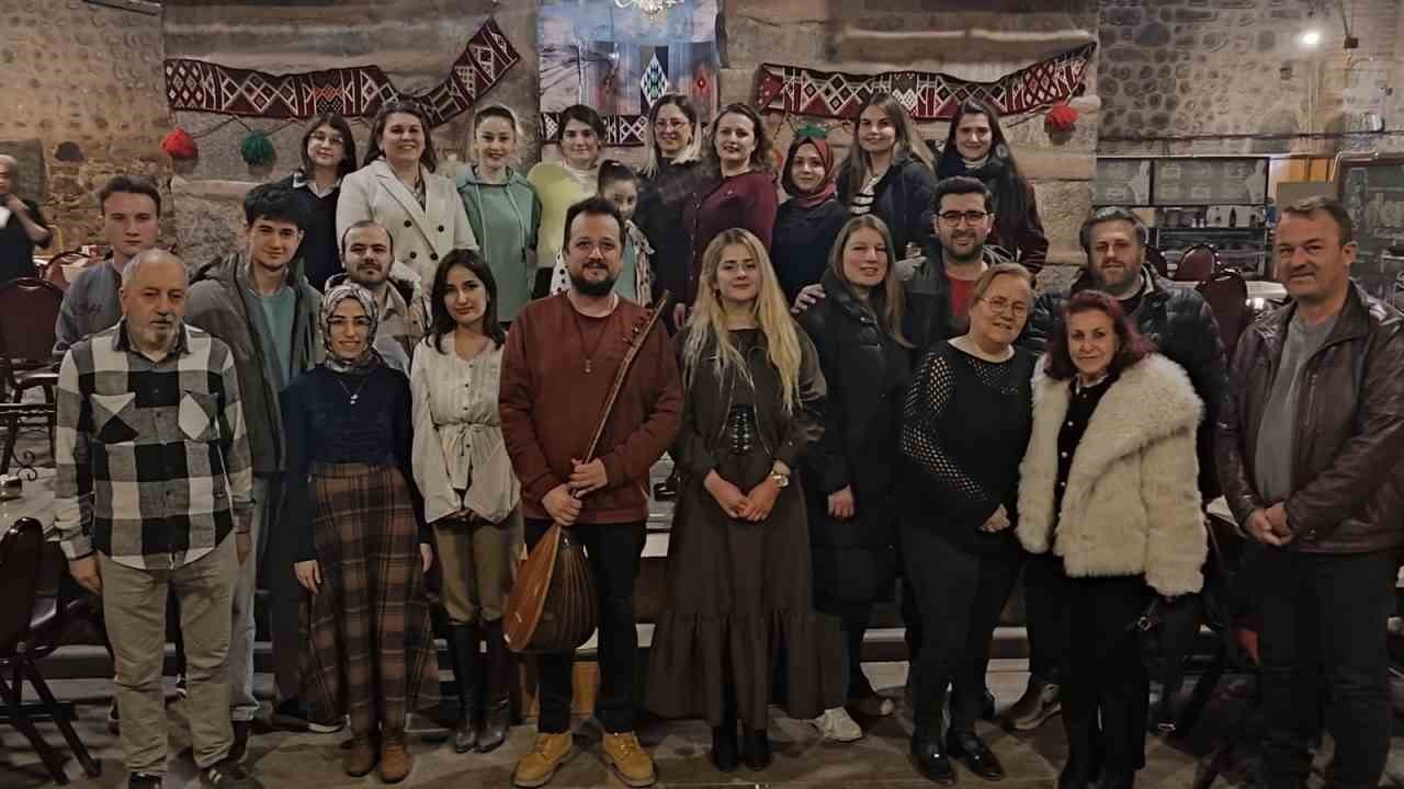 Vezirköprü’de türkü gecesi