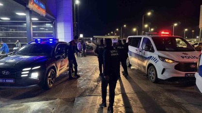 Yaralı yakınları hastanede birbirine saldırdı